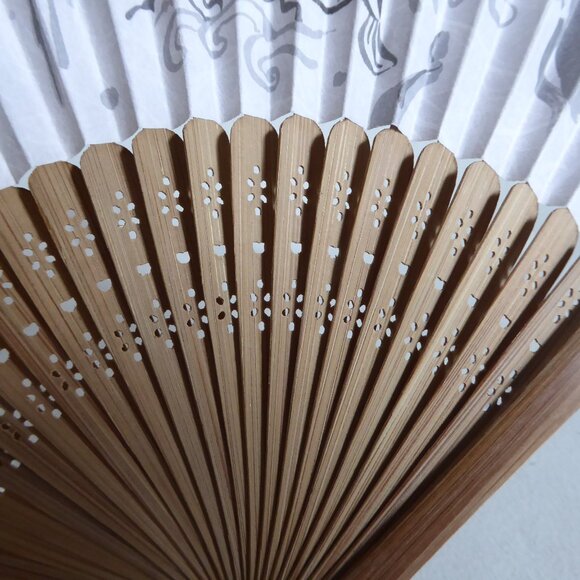 NEW JAPAN JAPANESE 8.25” KOI FISH CARP BAMBOO WOOD FOLDING HANDHELD FAN - Picture 8 of 8